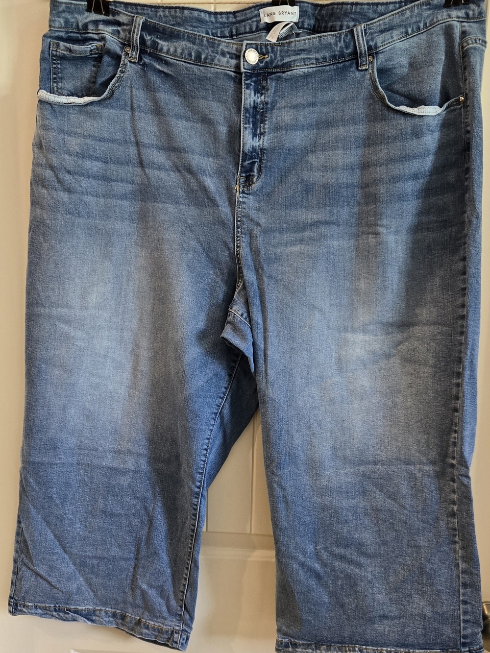 Lane Bryant Light to Medium Blue Cropped Wide Leg Jeans Plus Size 28